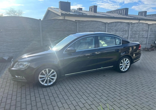 Volkswagen Passat cena 35000 przebieg: 196000, rok produkcji 2011 z Babimost małe 232